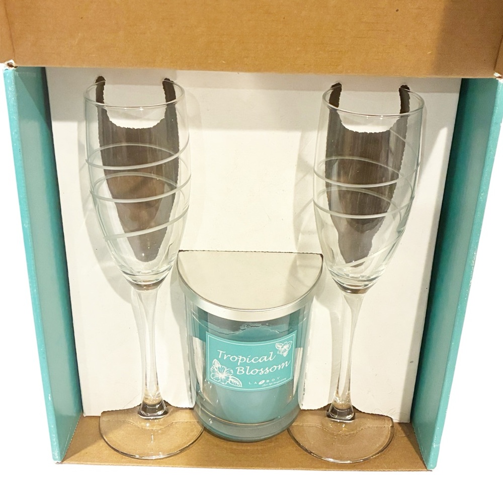 LA Z BOY Diamond Engraved‎ Crystal Champagne Flutes Candle Gift Set NEW